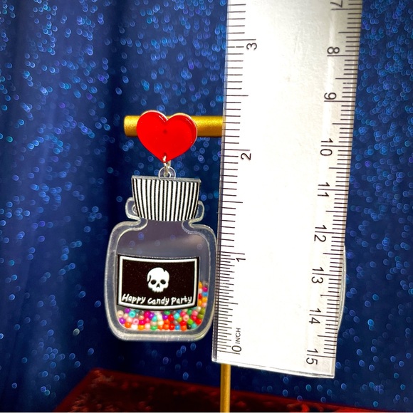 Poison pills skull earrings - Picture 7 of 11